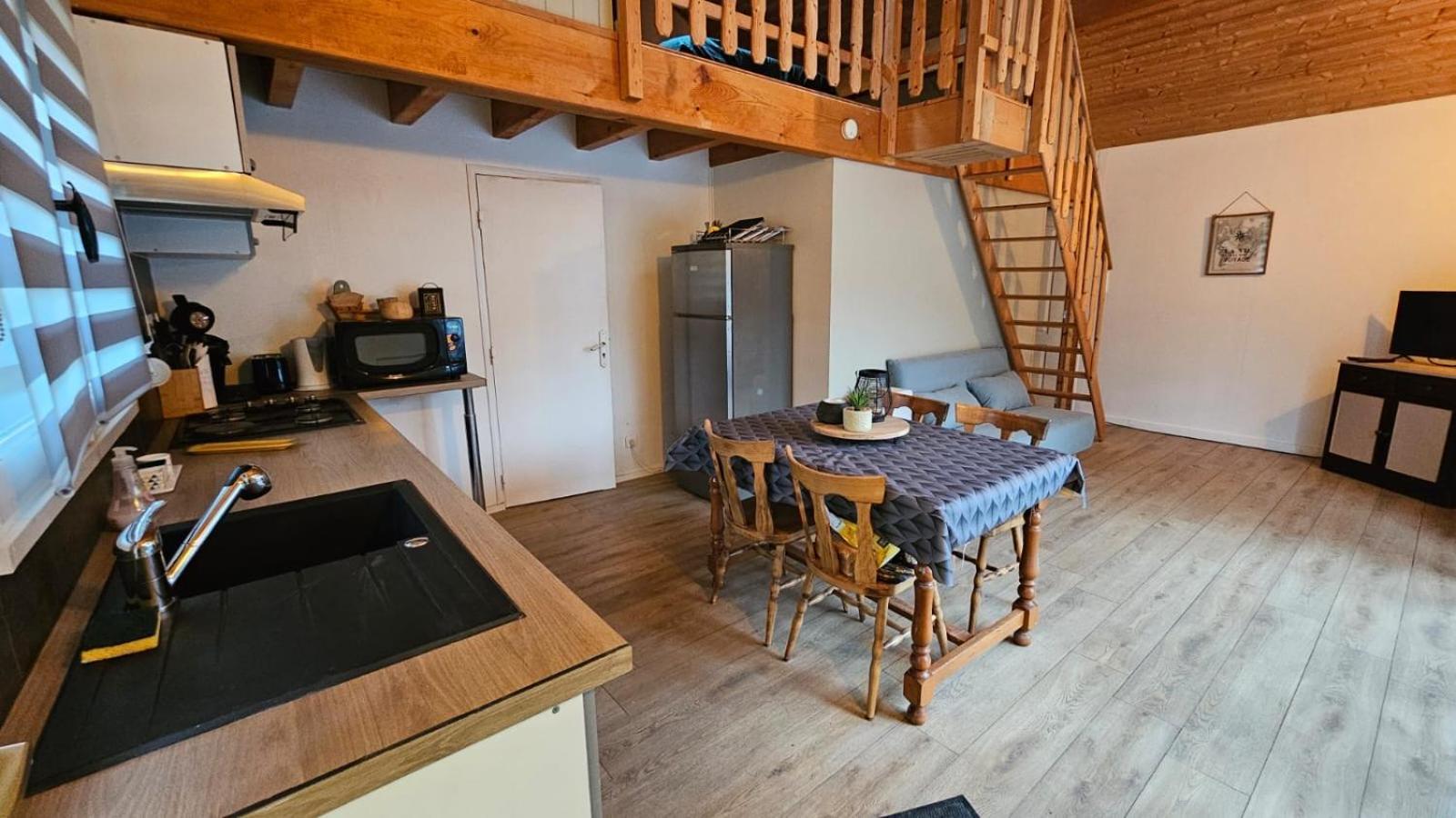 Gite Du Moulin Montgesoye Екстериор снимка
